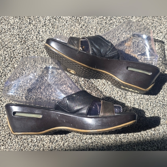 Cole Haan Black Brown Leather Wedge Slide Sandals Size 6 - Picture 3 of 9